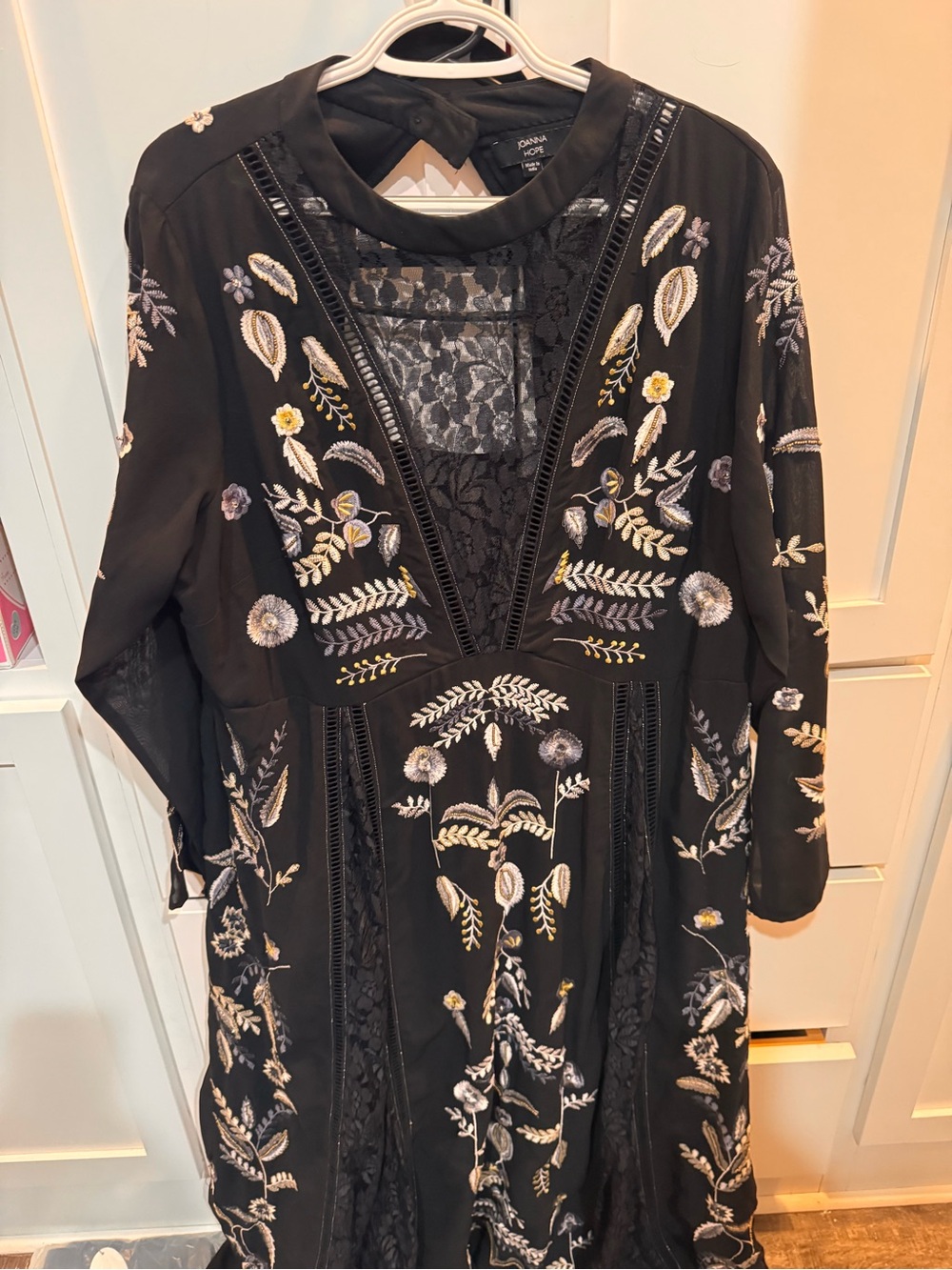 ASOS Curve Black Embroidered Floral Midi Dress - Picture 1 of 2